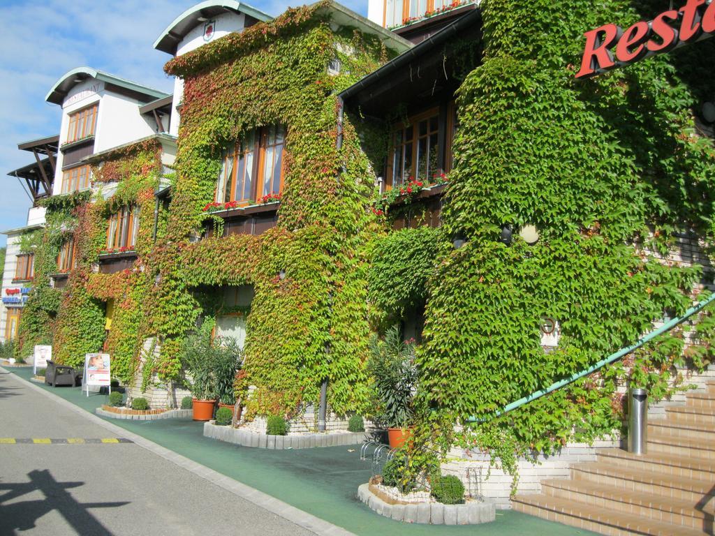 Rosengarten Hotel & Restaurant Sopron Exterior photo
